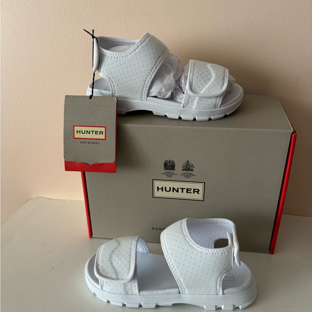 Hunter Original Outdoor Sandal. New. Size: 1